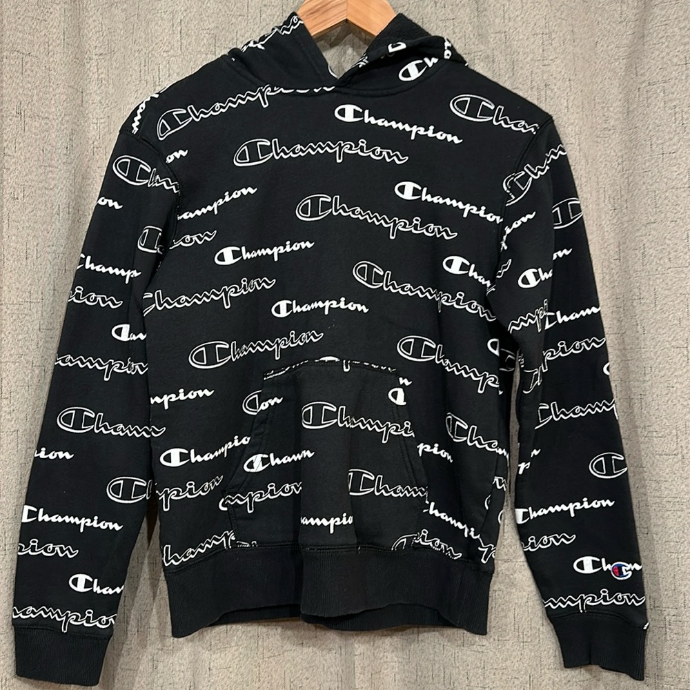 Champion boys large hoodie with front pocket